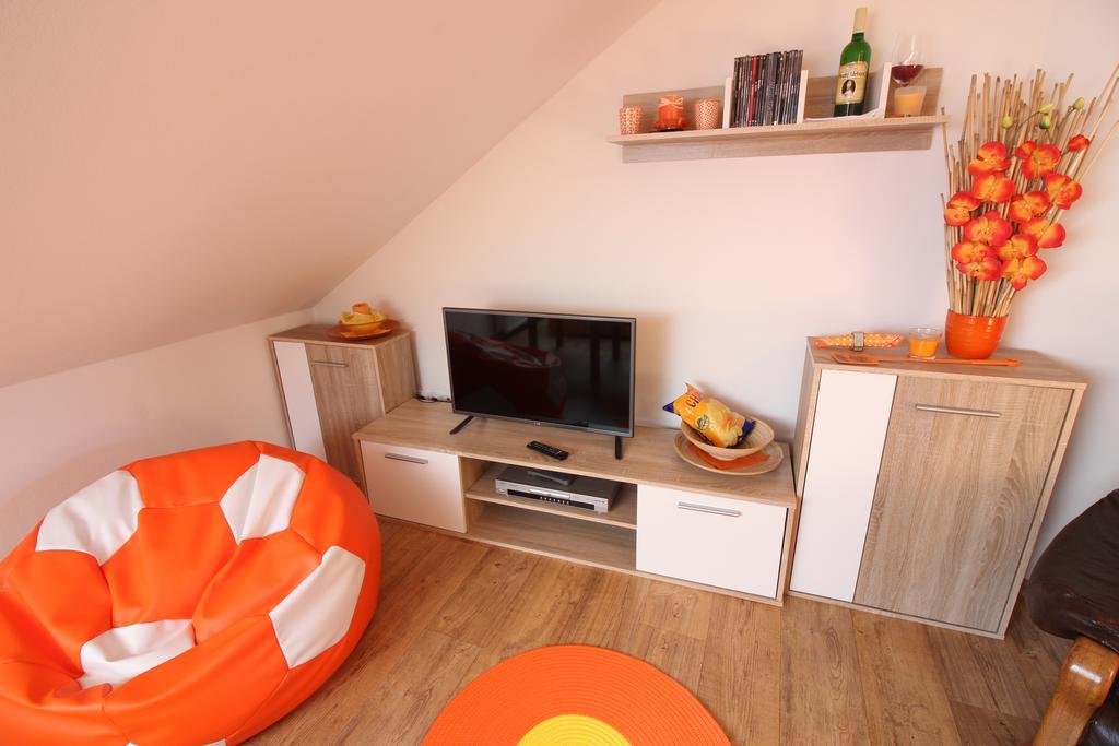 Апартаменти Orange Loft *